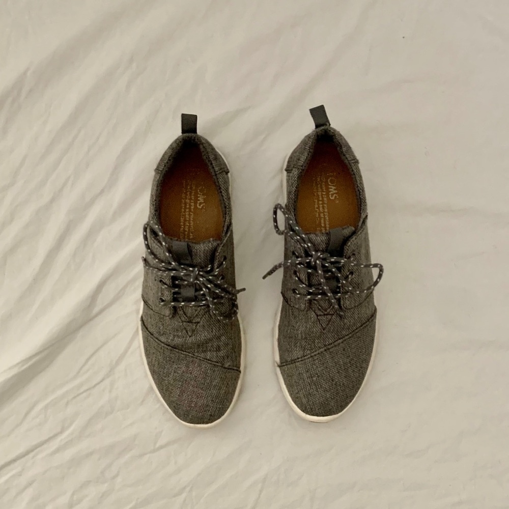Toms Shoes